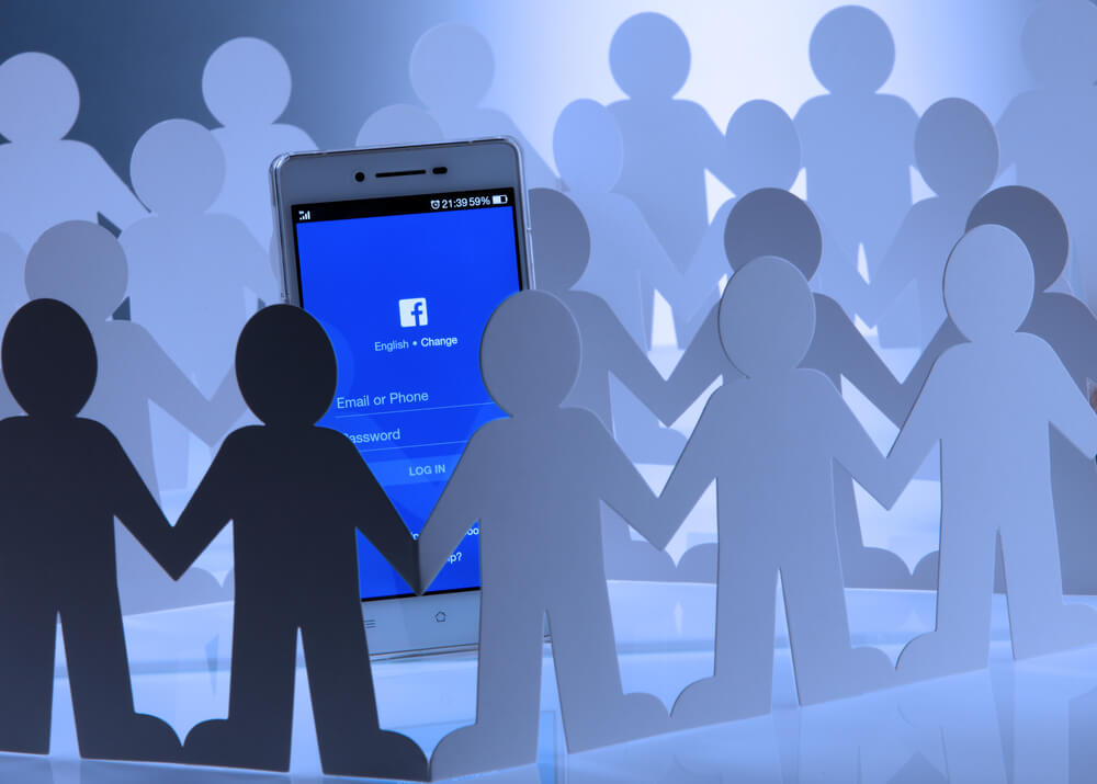 ilustração facebook mobile